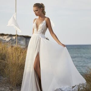 Beautiful, Brand-New Valente Wedding Dress